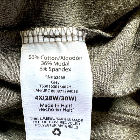 NWT - TERRA & SKY HIGH RISE FITTED GRAY LEGGINGS. Size 4X (28W - 30W). - Picture 6 of 6